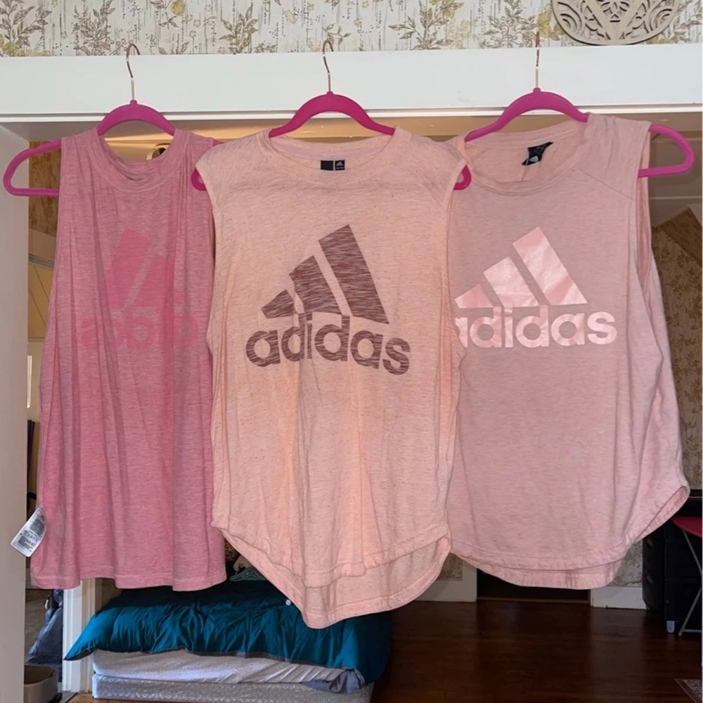 Sleeveless tops